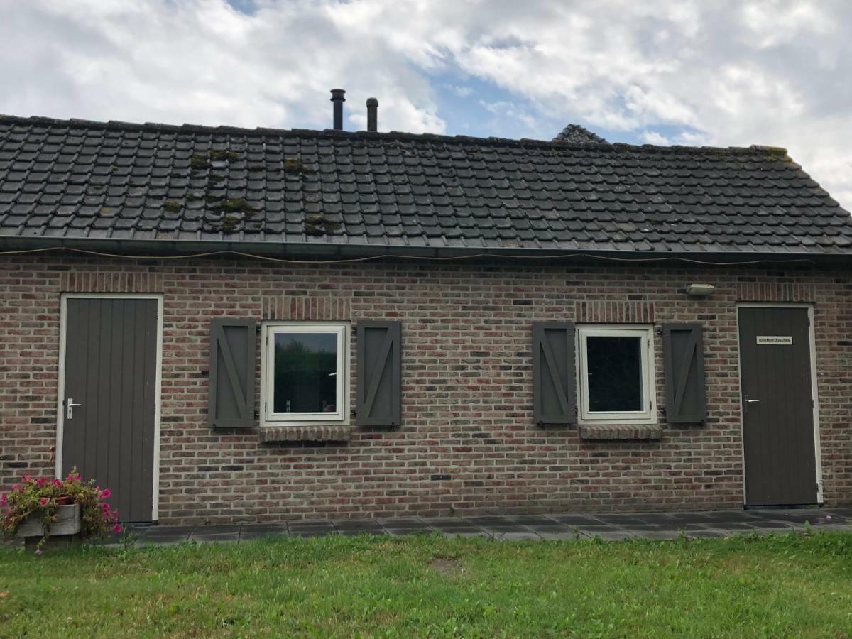Trekkershut/Kampeerhut Hotel Hulst Bagian luar foto